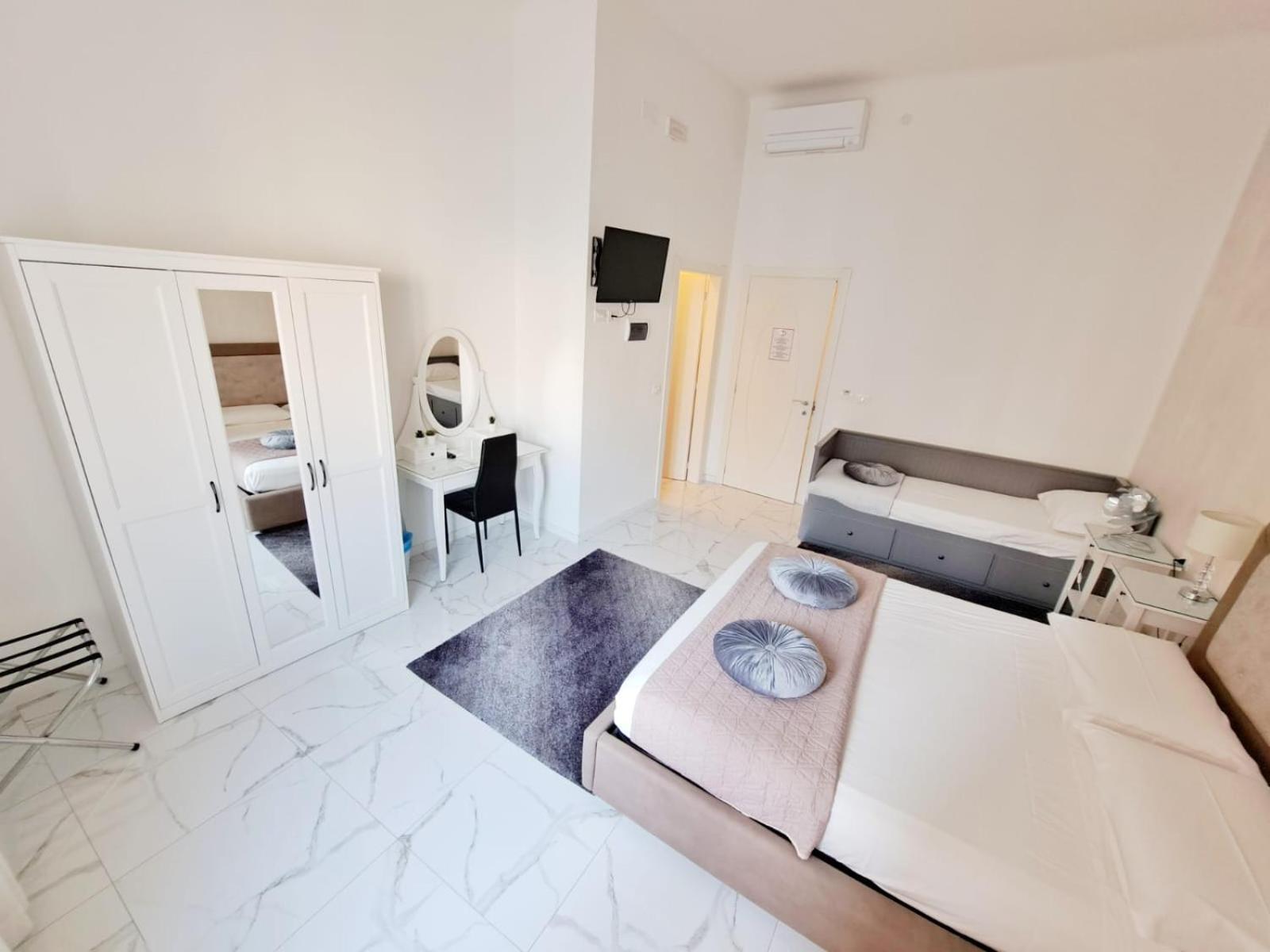 The Gallery Boutique Rooms Trieste Luaran gambar